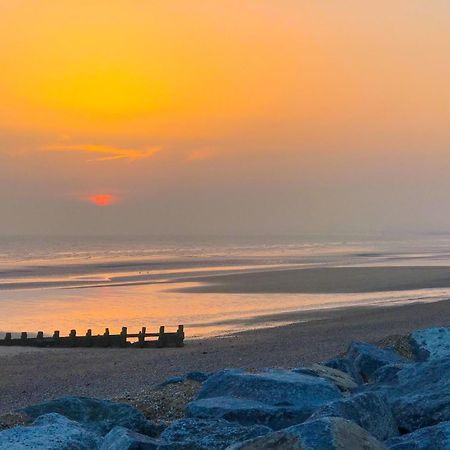 Sea 'N' Stars Platinum Plus Holiday Home With Views, Free Wifi And Netflix Camber Eksteriør bilde