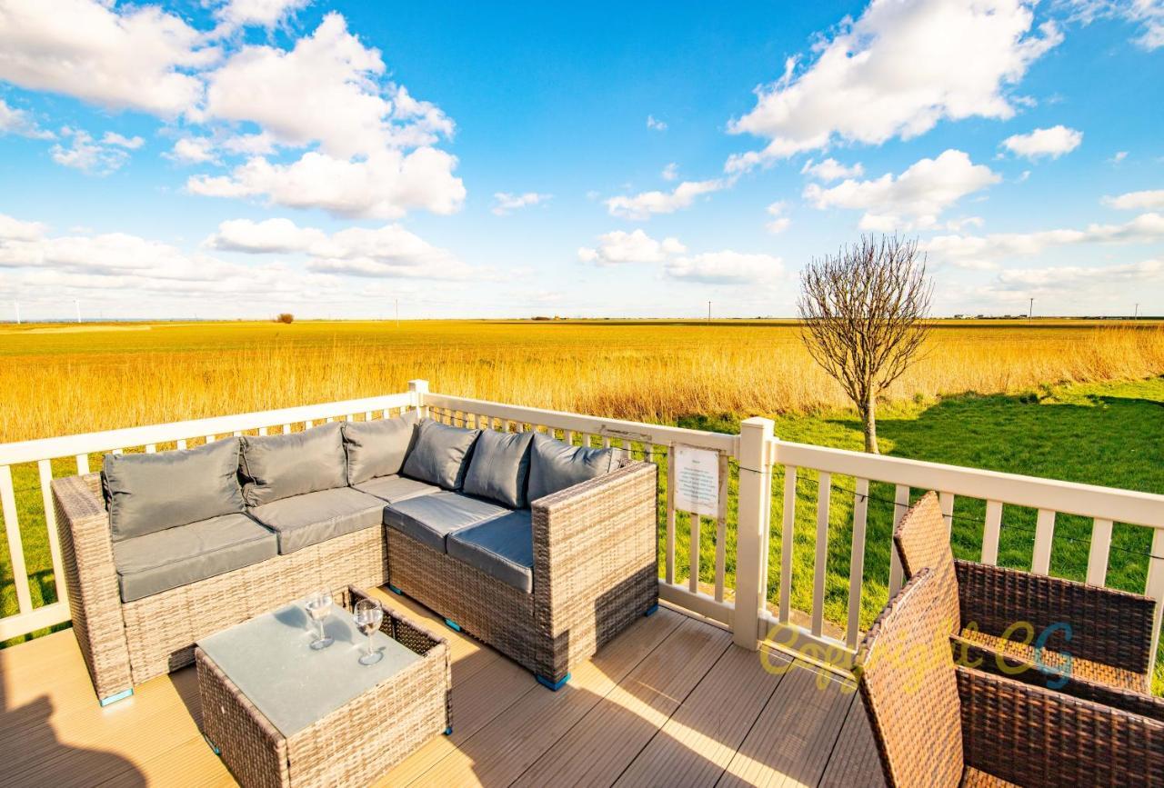 Sea 'N' Stars Platinum Plus Holiday Home With Views, Free Wifi And Netflix Camber Eksteriør bilde