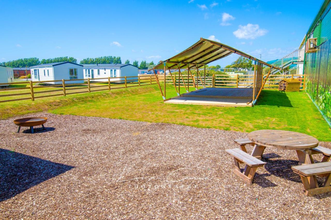 Sea 'N' Stars Platinum Plus Holiday Home With Views, Free Wifi And Netflix Camber Eksteriør bilde