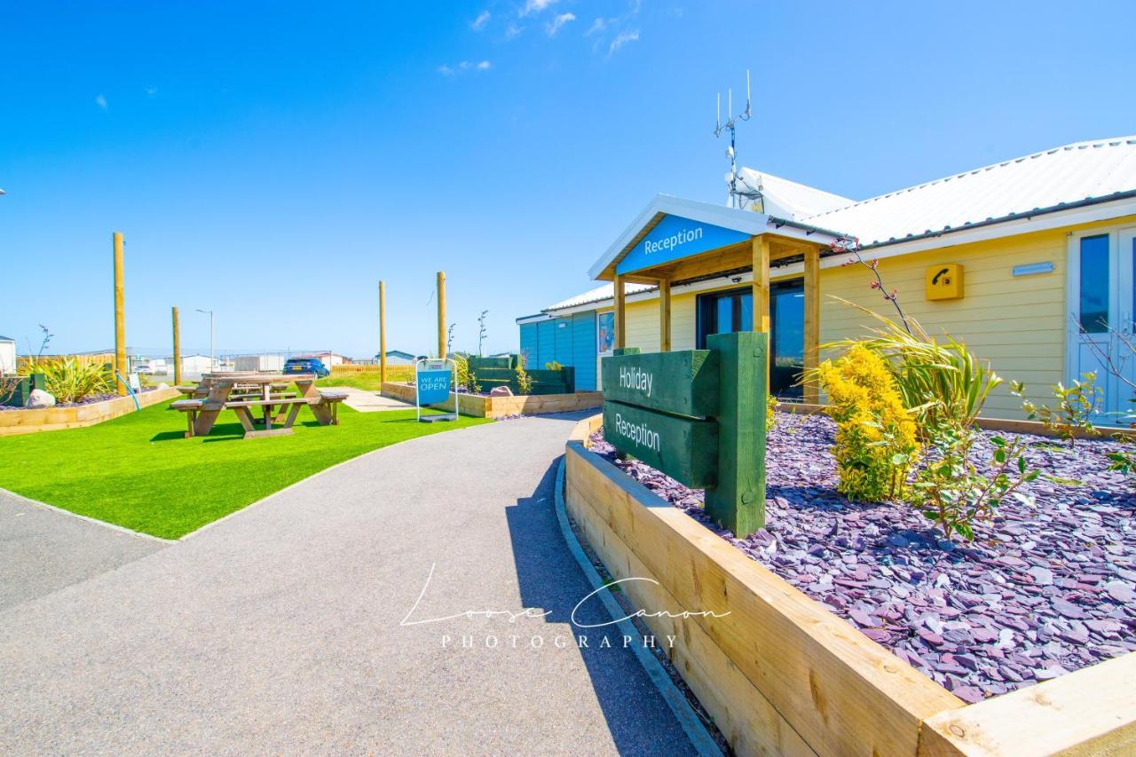 Sea 'N' Stars Platinum Plus Holiday Home With Views, Free Wifi And Netflix Camber Eksteriør bilde