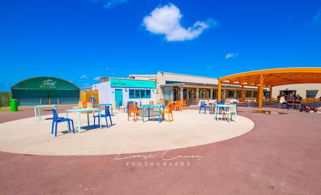 Sea 'N' Stars Platinum Plus Holiday Home With Views, Free Wifi And Netflix Camber Eksteriør bilde