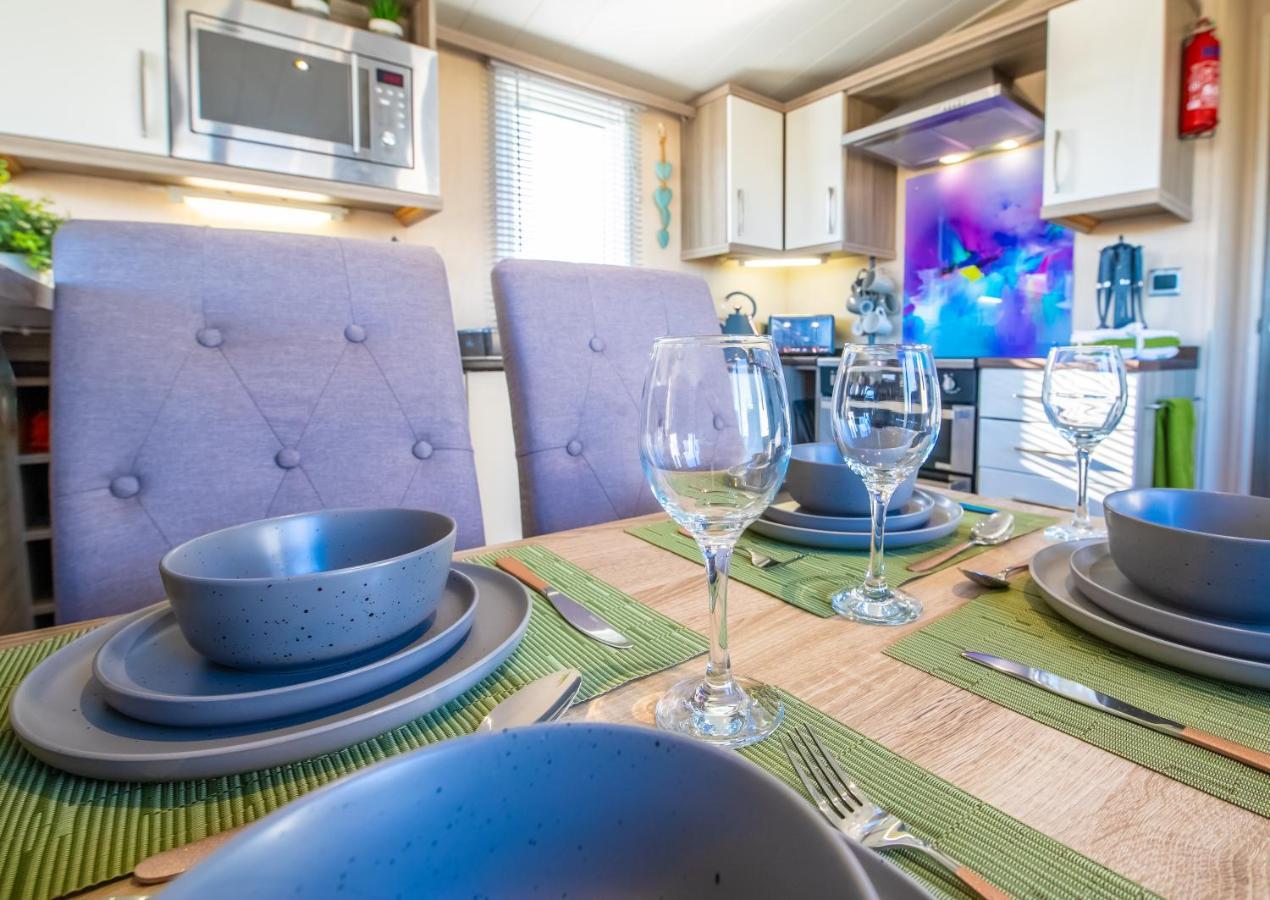 Sea 'N' Stars Platinum Plus Holiday Home With Views, Free Wifi And Netflix Camber Eksteriør bilde
