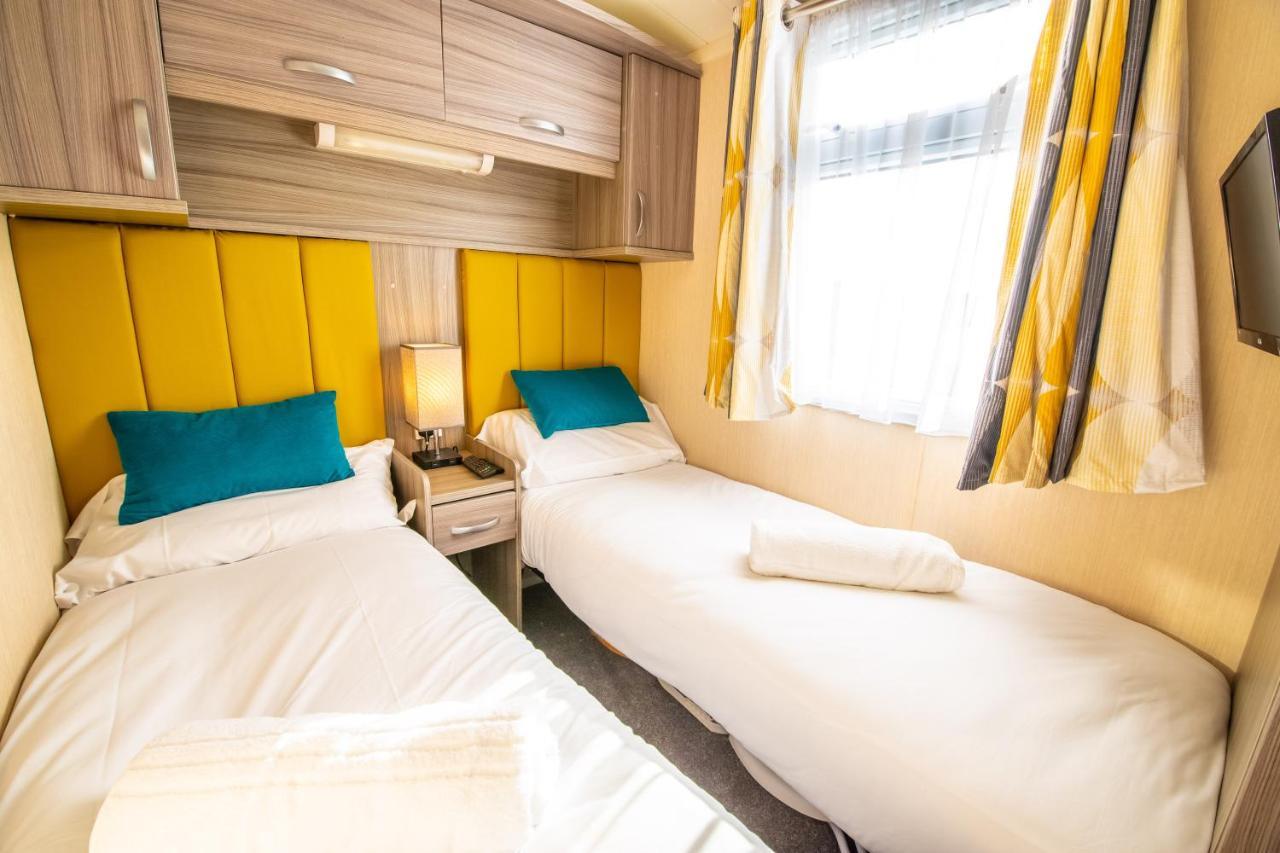 Sea 'N' Stars Platinum Plus Holiday Home With Views, Free Wifi And Netflix Camber Eksteriør bilde